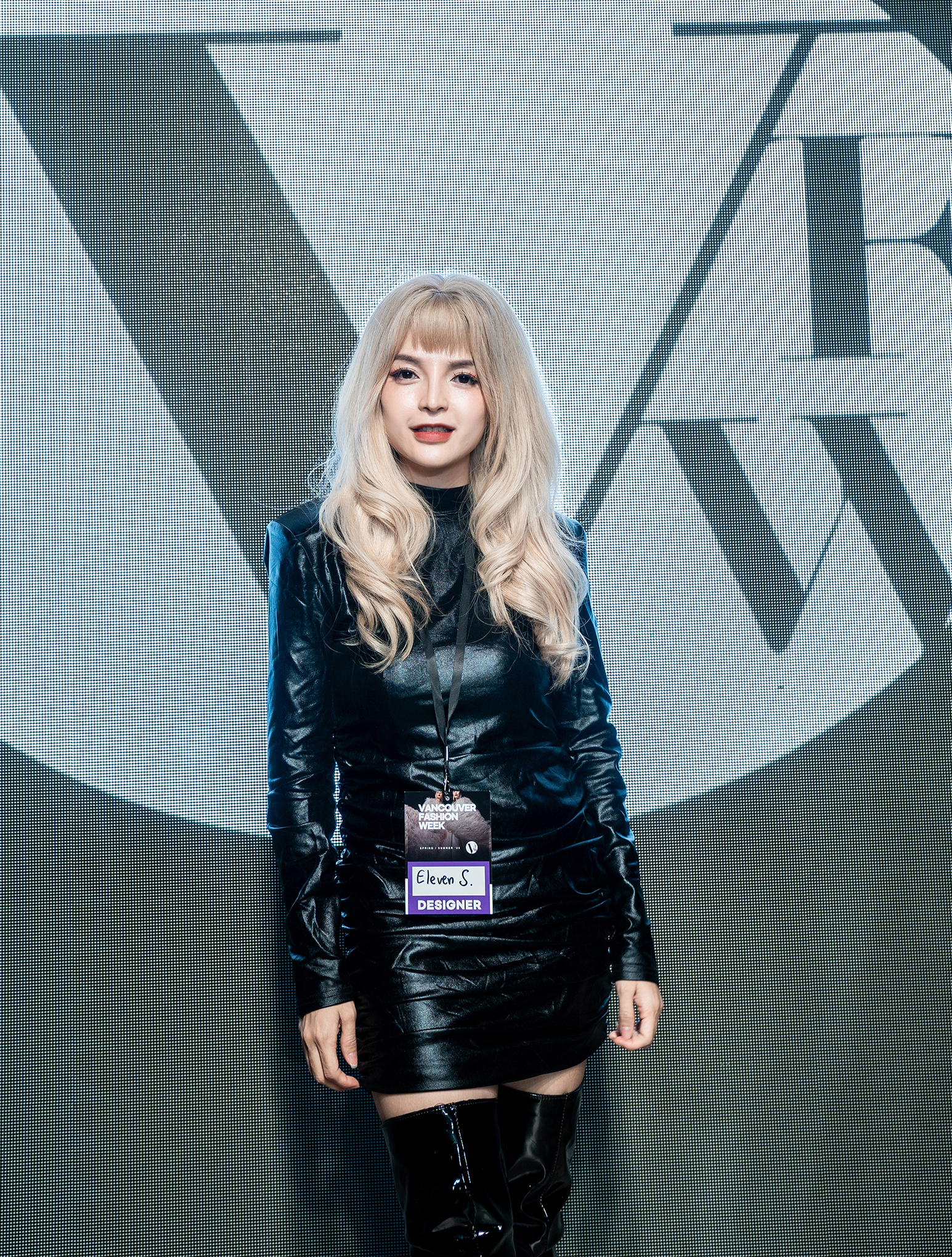 Váy cưới đính ngọc trai của NTK Trần Phương Hoa xuất hiện tại Vancouver Fashion Week- Ảnh 7. Váy cưới đính ngọc trai của NTK Trần Phương Hoa xuất hiện tại Vancouver Fashion Week- Ảnh 7.