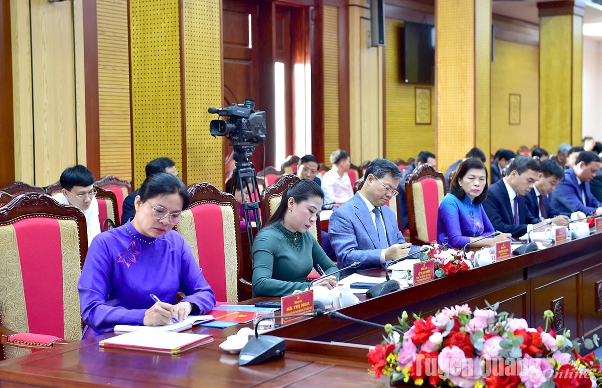 bộ chính trị điều động bà hà thị nga giữ chức bí thư tỉnh ủy tuyên quang hình ảnh 3 bo chinh tri dieu dong ba ha thi nga giu chuc bi thu tinh uy tuyen quang hinh anh 3