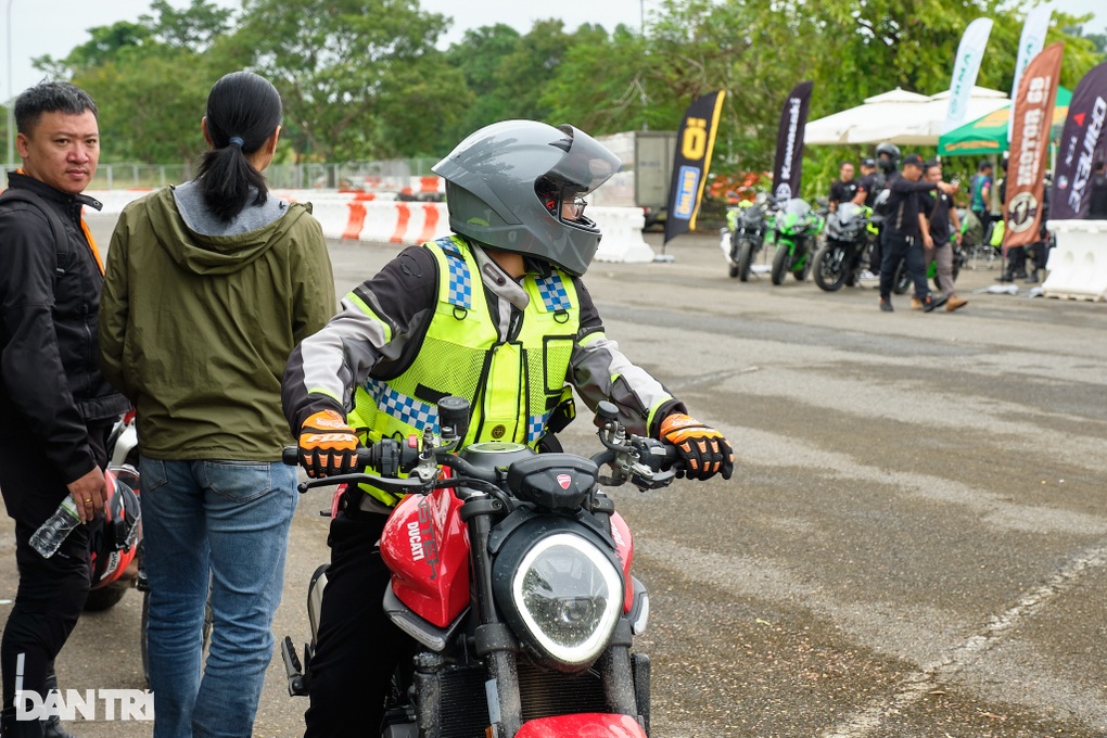 Người chơi mô-tô tại Hà Nội có thêm sân chơi an toàn, văn minh - 3 Người chơi mô-tô tại Hà Nội có thêm sân chơi an toàn, văn minh - 3