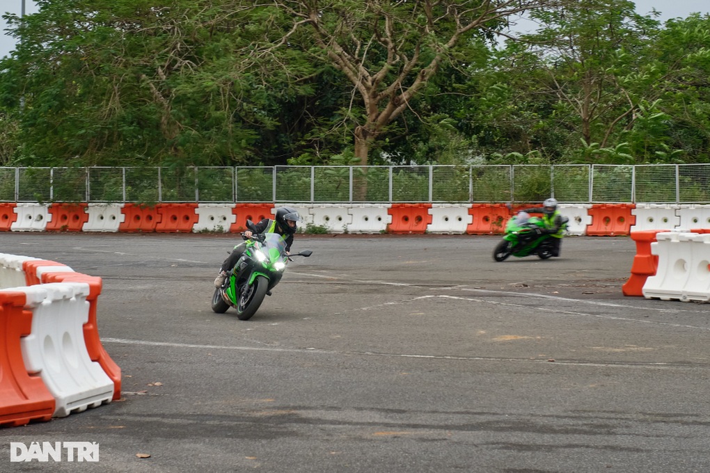Người chơi mô-tô tại Hà Nội có thêm sân chơi an toàn, văn minh - 4 Người chơi mô-tô tại Hà Nội có thêm sân chơi an toàn, văn minh - 4