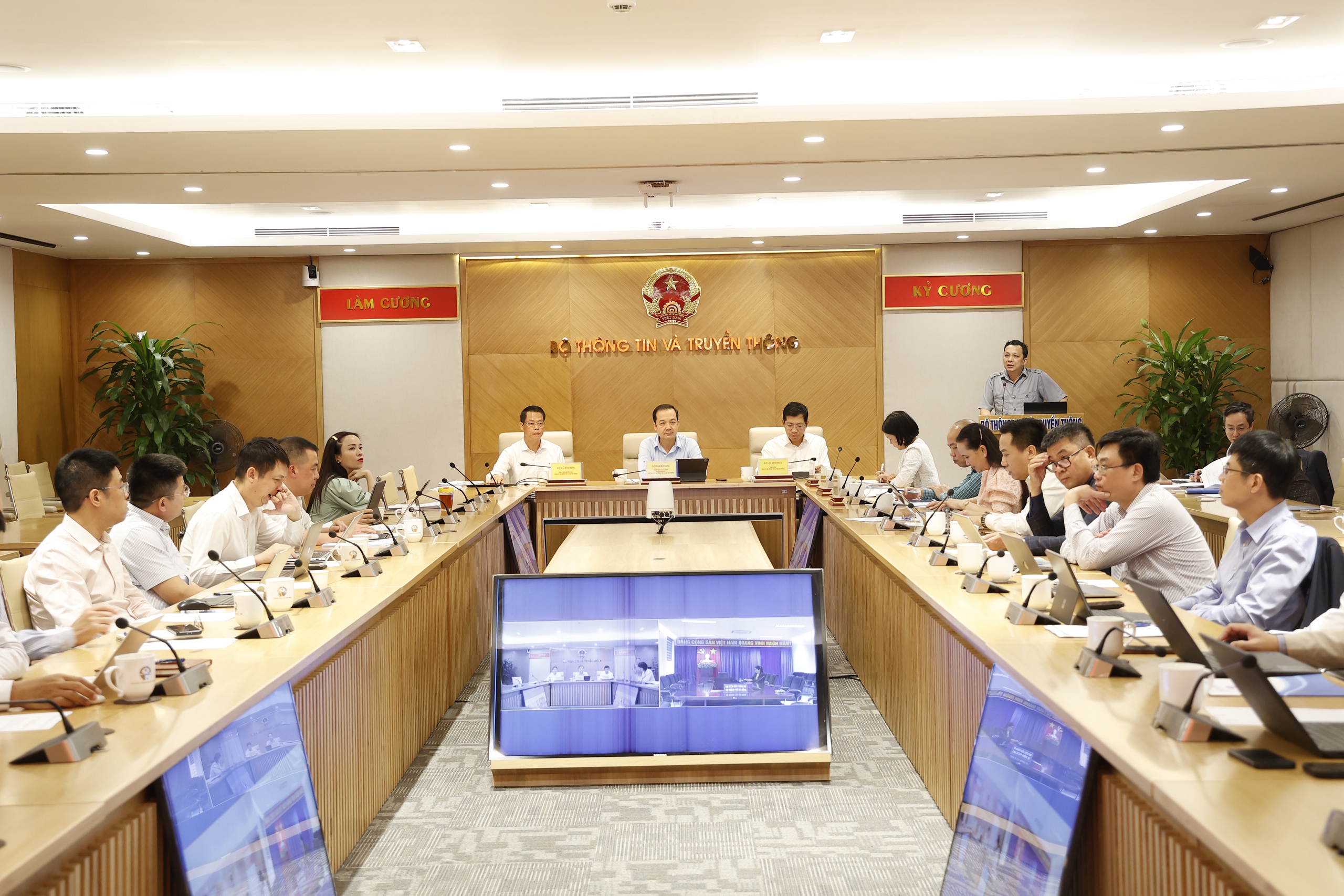 Đảng ủy Bộ Thông tin và Truyền thông sơ kết công tác 9 tháng đầu năm 2024- Ảnh 4. Đảng ủy Bộ Thông tin và Truyền thông sơ kết công tác 9 tháng đầu năm 2024- Ảnh 4.
