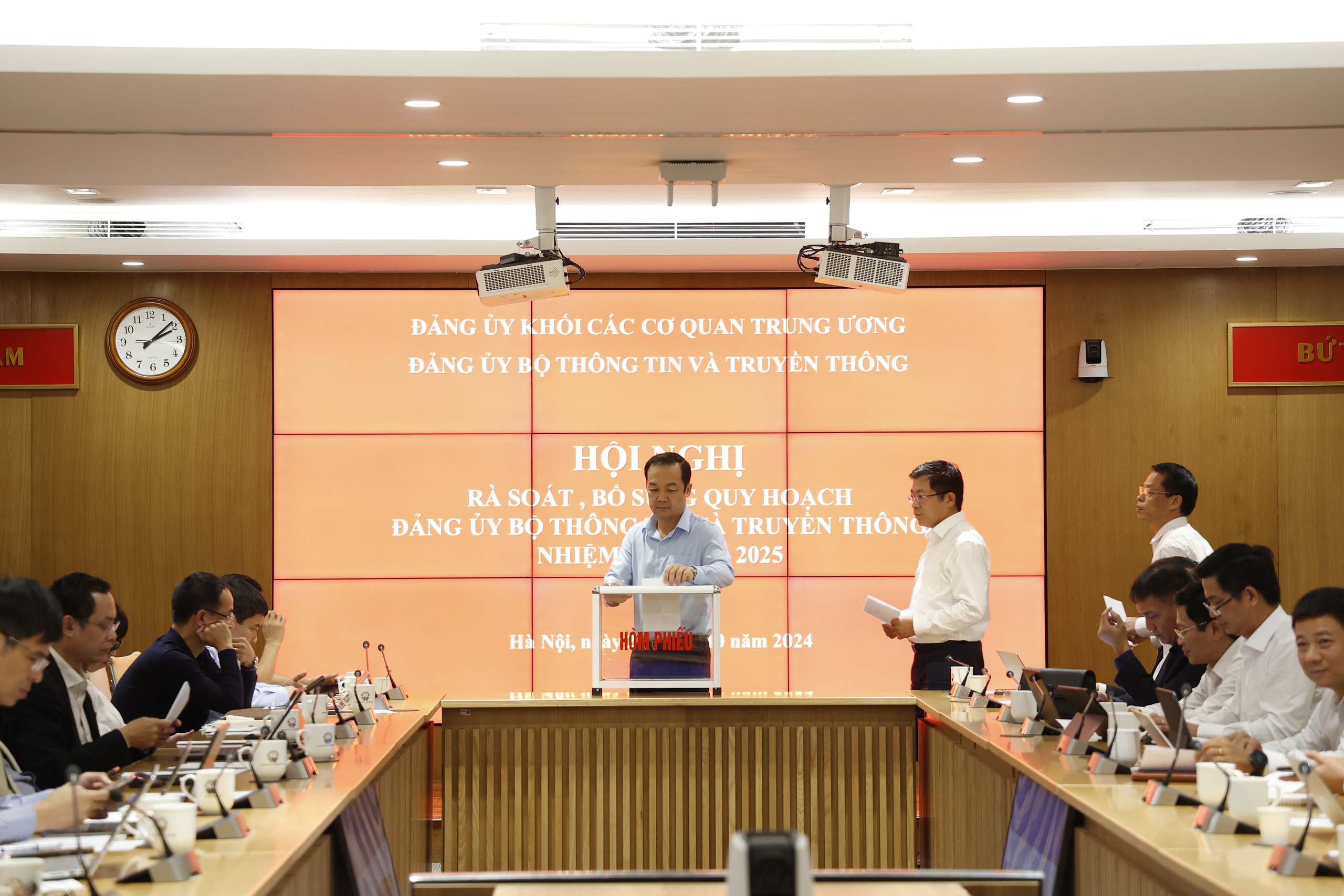 Đảng ủy Bộ Thông tin và Truyền thông sơ kết công tác 9 tháng đầu năm 2024- Ảnh 6. Đảng ủy Bộ Thông tin và Truyền thông sơ kết công tác 9 tháng đầu năm 2024- Ảnh 6.