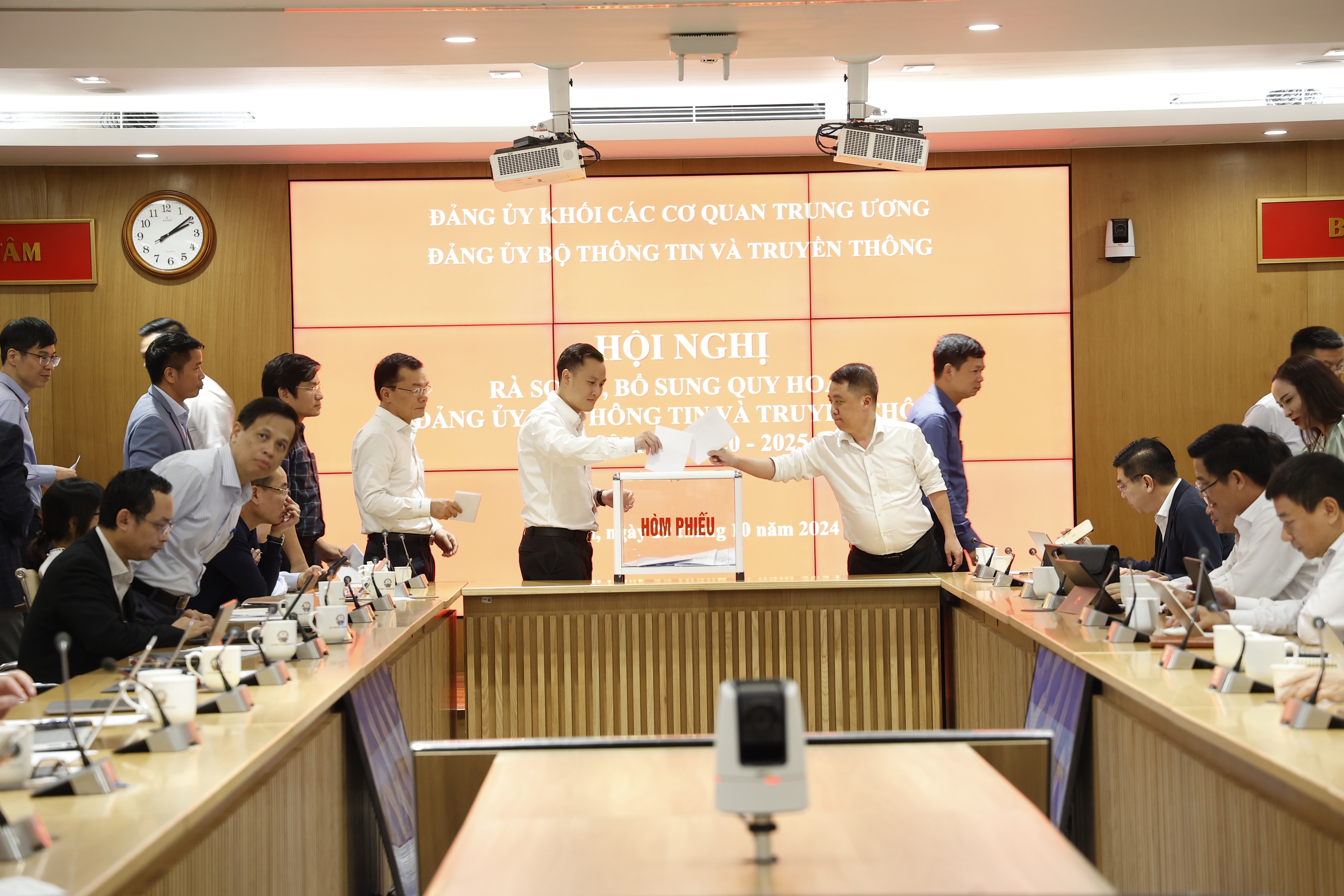 Đảng ủy Bộ Thông tin và Truyền thông sơ kết công tác 9 tháng đầu năm 2024- Ảnh 7. Đảng ủy Bộ Thông tin và Truyền thông sơ kết công tác 9 tháng đầu năm 2024- Ảnh 7.