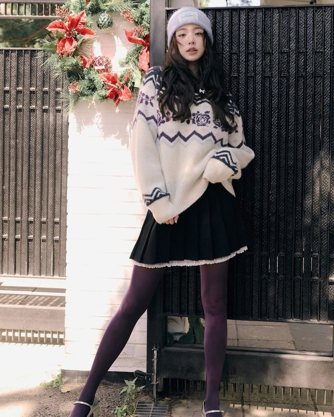 Fan mê mệt với kiểu áo len mùa lạnh của Jang Won Young- Ảnh 6. Fan mê mệt với kiểu áo len mùa lạnh của Jang Won Young- Ảnh 6.