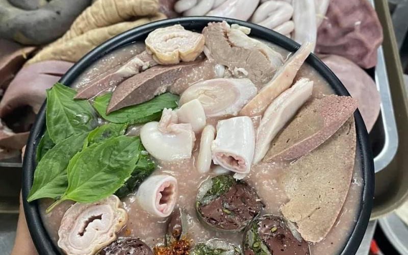 Những quán lòng lợn ngon nức tiếng quận Ba Đình, Hà Nội- Ảnh 7. Những quán lòng lợn ngon nức tiếng quận Tây Hồ