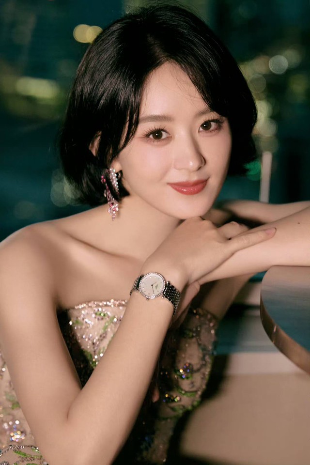 Học cách Triệu Lệ Dĩnh đổi kiểu tóc mới, ngoại hình trẻ trung hết cỡ- Ảnh 2. Học cách Triệu Lệ Dĩnh đổi kiểu tóc mới, ngoại hình trẻ trung hết cỡ- Ảnh 2.