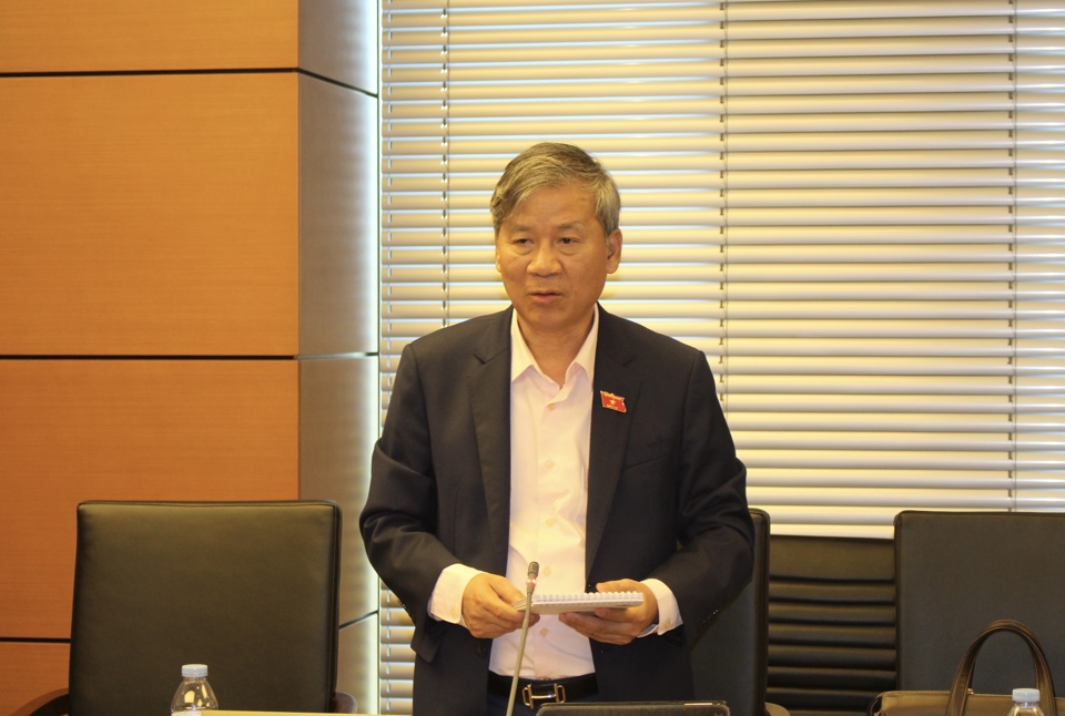 Đại biểu Quốc hội Nguyễn Anh Trí tham gia thảo luận tổ