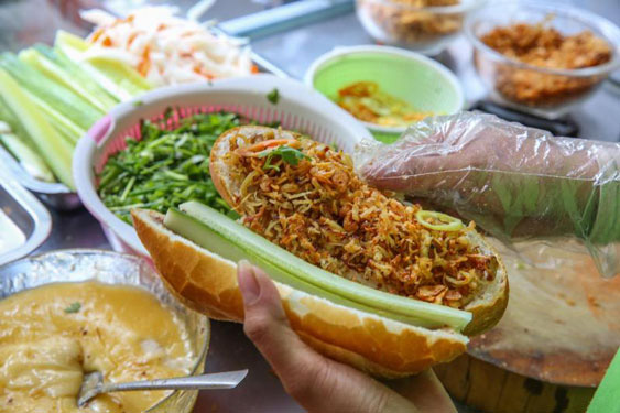 Bánh mì Sài Gòn thăng hoa - Ảnh 2. Bánh mì Sài Gòn thăng hoa - Ảnh 2.