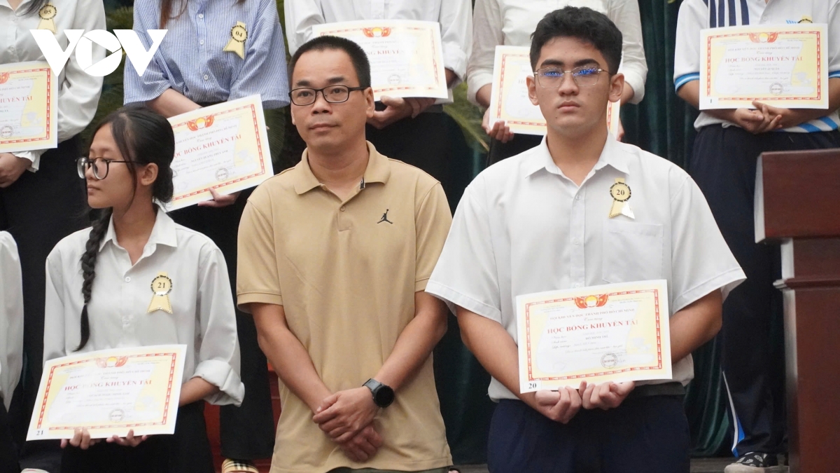 tp.hcm trao hơn 1,6 tỷ đồng học bổng khuyến tài hình ảnh 2 tp.hcm trao hon 1,6 ty dong hoc bong khuyen tai hinh anh 2