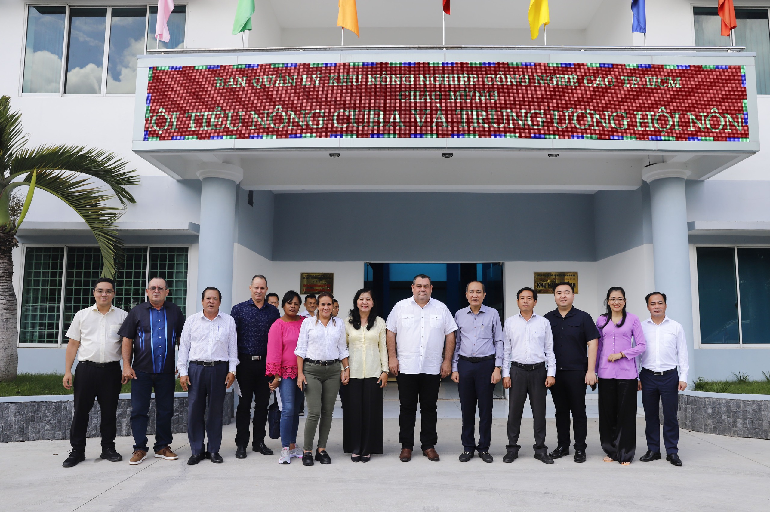 Hội Tiểu nông Cuba tham quan khu nông nghiệp công nghệ cao TPHCM- Ảnh 14. Hội Tiểu nông Cuba tham quan khu nông nghiệp công nghệ cao TPHCM- Ảnh 14.