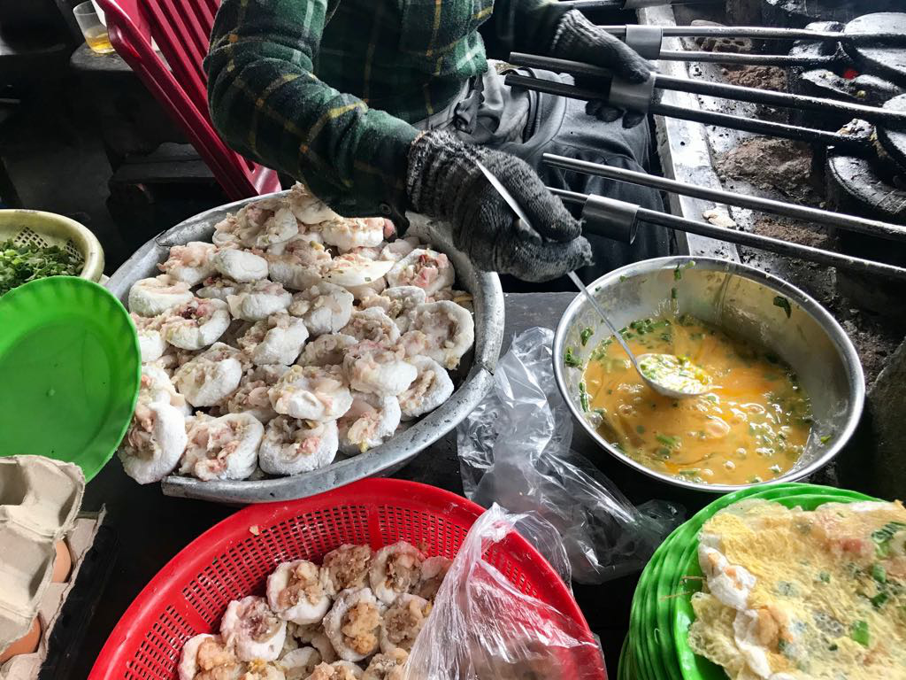 Bánh ép, ăn vài chục cái mới thỏa - Ảnh 2. Bánh ép, ăn vài chục cái mới thỏa - Ảnh 2.