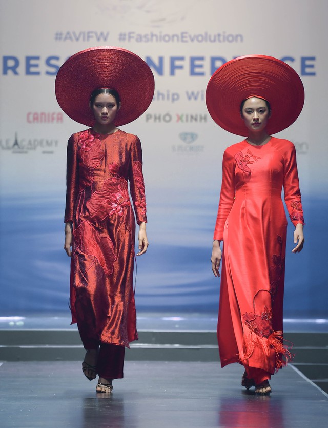 Khởi động Tuần lễ Thời trang thu đông 2024 tại Hà Nội- Ảnh 3. Khởi động Tuần lễ Thời trang thu đông 2024 tại Hà Nội- Ảnh 3.