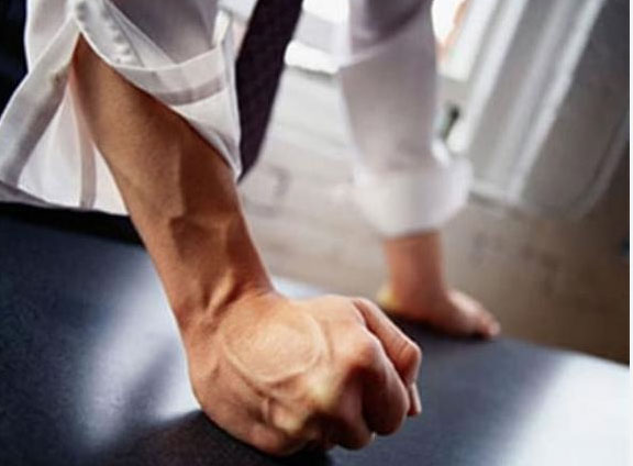 5 đặc điểm chỉ xuất hiện ở đàn ông EQ thấp khiến họ mãi chẳng khá lên được- Ảnh 1. 5 đặc điểm chỉ xuất hiện ở đàn ông EQ thấp khiến họ mãi chẳng khá lên được- Ảnh 1.