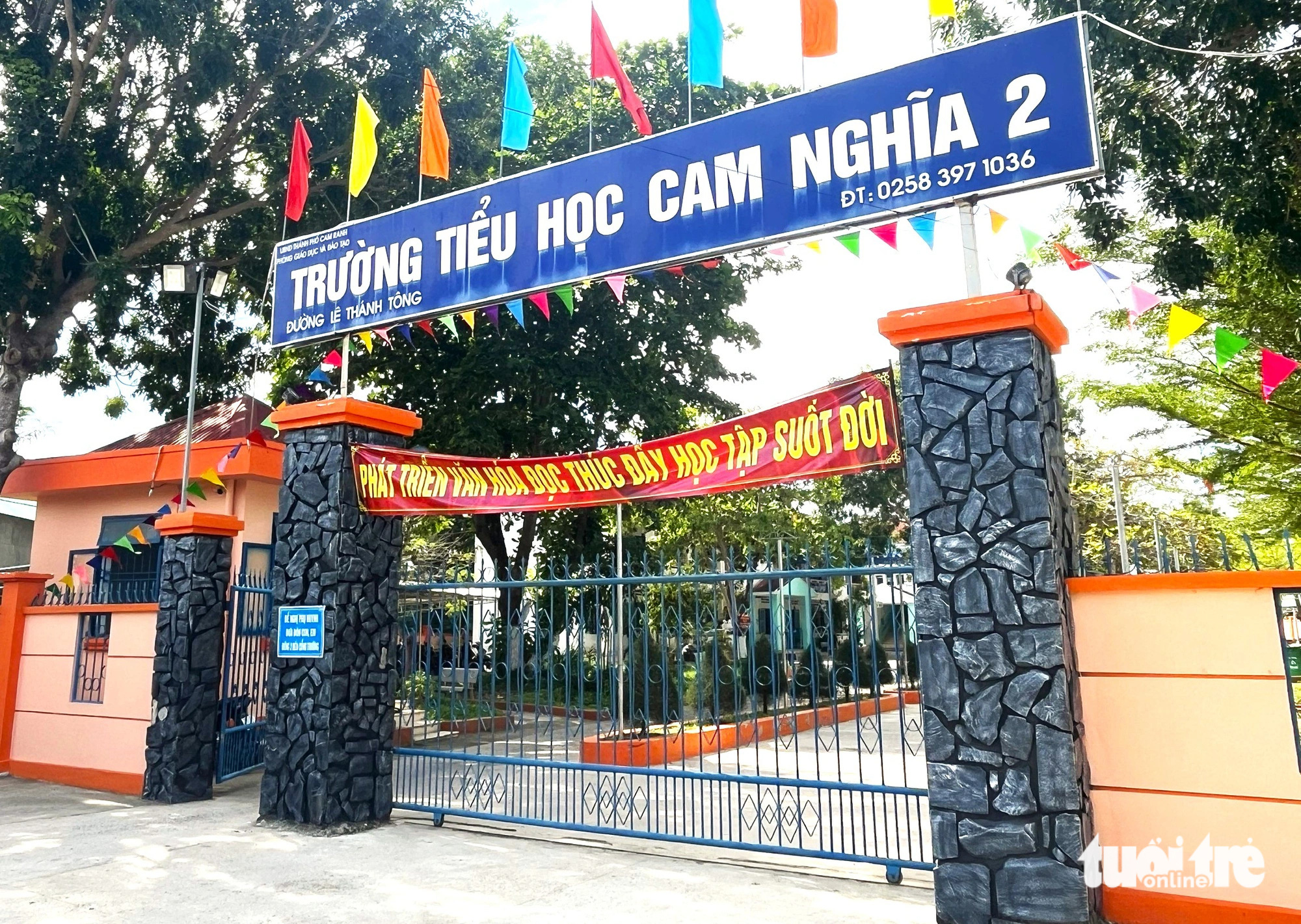 Ban đại diện cha mẹ học sinh của lớp thu 300 ngàn đồng/cháu tiền quỹ lớp, nhà trường nói gì? - Ảnh 1. Ban đại diện cha mẹ học sinh quy định nộp quỹ lớp 300.000 đồng, bị phản ứng thì giảm một nửa - Ảnh 1.