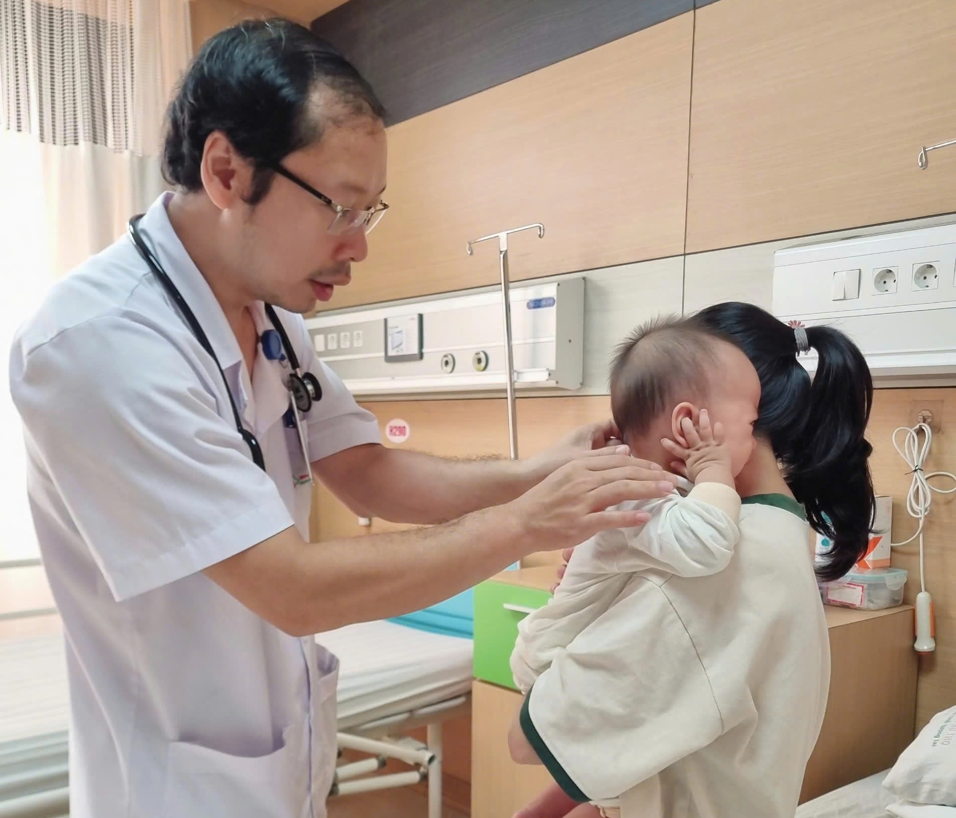 Bé gái bị thoát vị hoành kèm theo dị tật phổi biệt lập- Ảnh 2. Bé gái bị thoát vị hoành kèm theo dị tật phổi biệt lập- Ảnh 2.