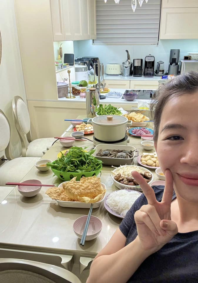 Bí quyết làm nước lẩu ngọt không cần hầm xương, ngon như ngoài hàng của MC Diệp Chi - Ảnh 2. Bí quyết làm nước lẩu ngọt không cần hầm xương, ngon như ngoài hàng của MC Diệp Chi - Ảnh 2.