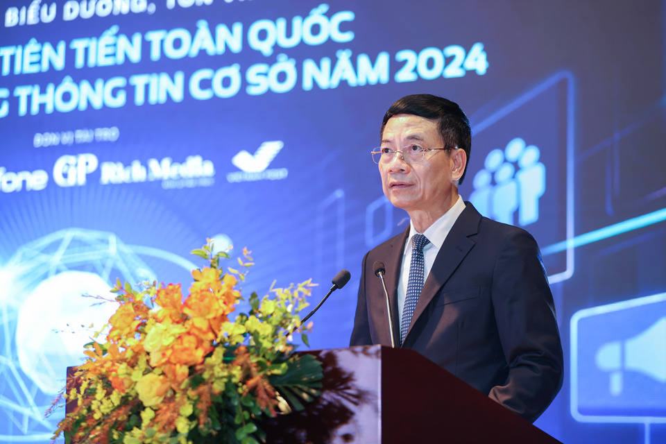 Bộ trưởng Bộ Thông tin và Truyền thông Nguyễn Mạnh Hùng phát biểu tại Hội nghị