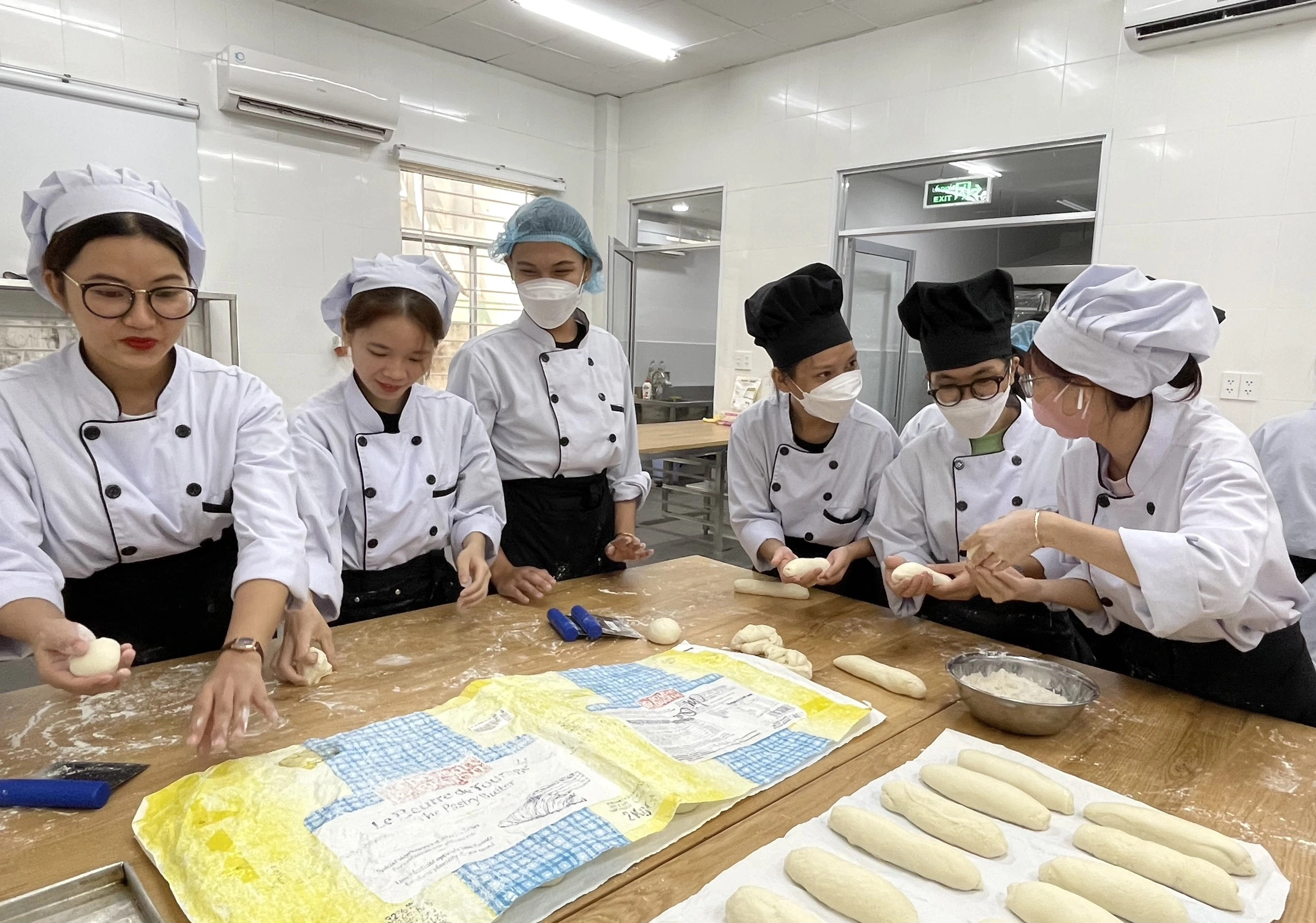 Bỏ quy định cộng điểm nghề xét tốt nghiệp THPT, vì sao?- Ảnh 1. Bỏ quy định cộng điểm nghề xét tốt nghiệp THPT, vì sao?- Ảnh 1.