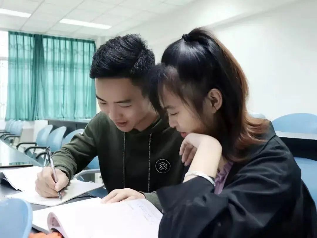 Chồng đi công tác 9 tháng thì nhận được cuộc gọi từ bệnh viện: Cả gia đình ngỡ ngàng khi bác sĩ hỏi thăm - Ảnh 2. Chồng đi công tác 9 tháng thì nhận được cuộc gọi từ bệnh viện: Cả gia đình ngỡ ngàng khi bác sĩ hỏi thăm - Ảnh 2.