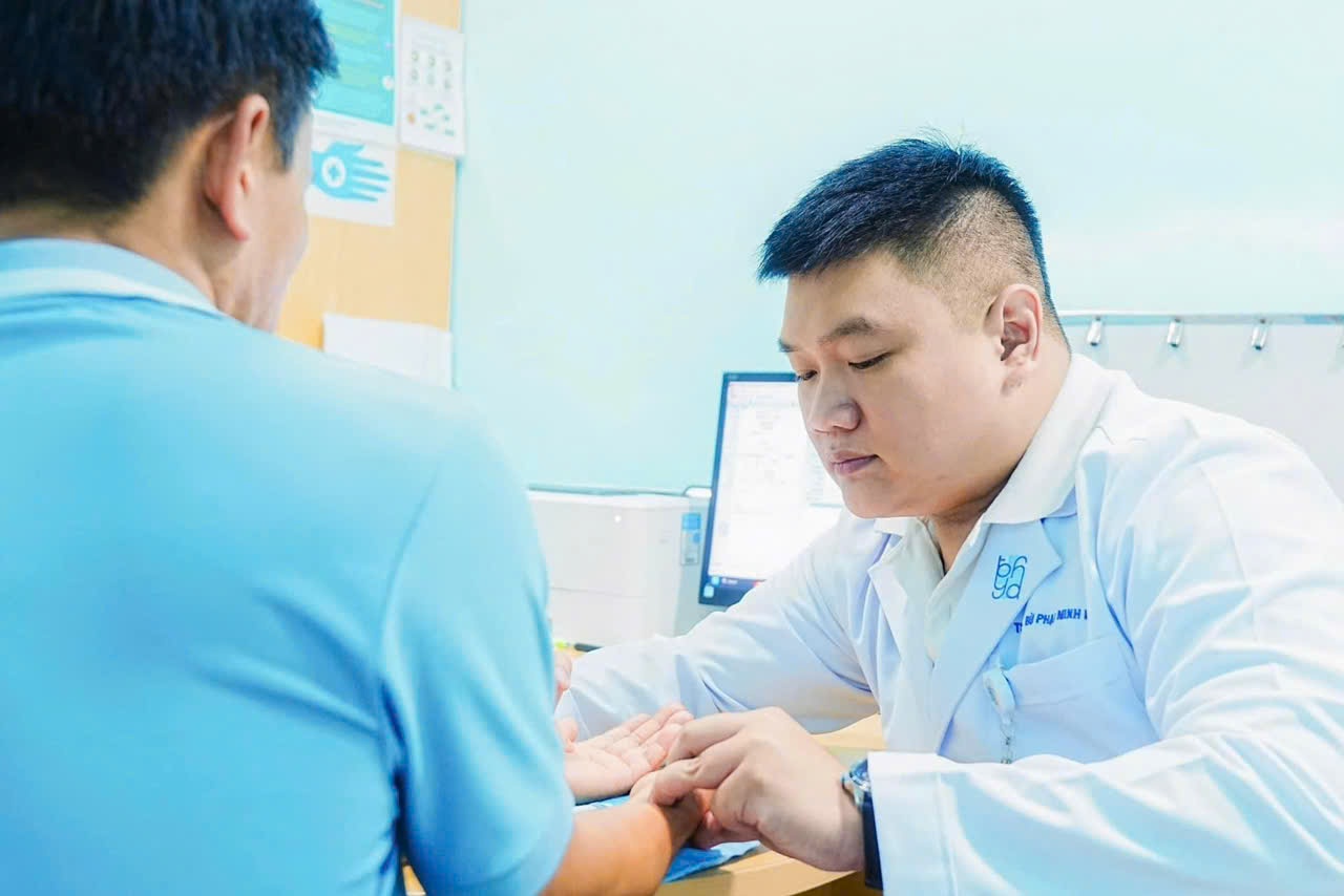 Các bệnh lý viêm đường hô hấp gia tăng trong mùa mưa bão- Ảnh 1. Các bệnh lý viêm đường hô hấp gia tăng trong mùa mưa bão- Ảnh 1.