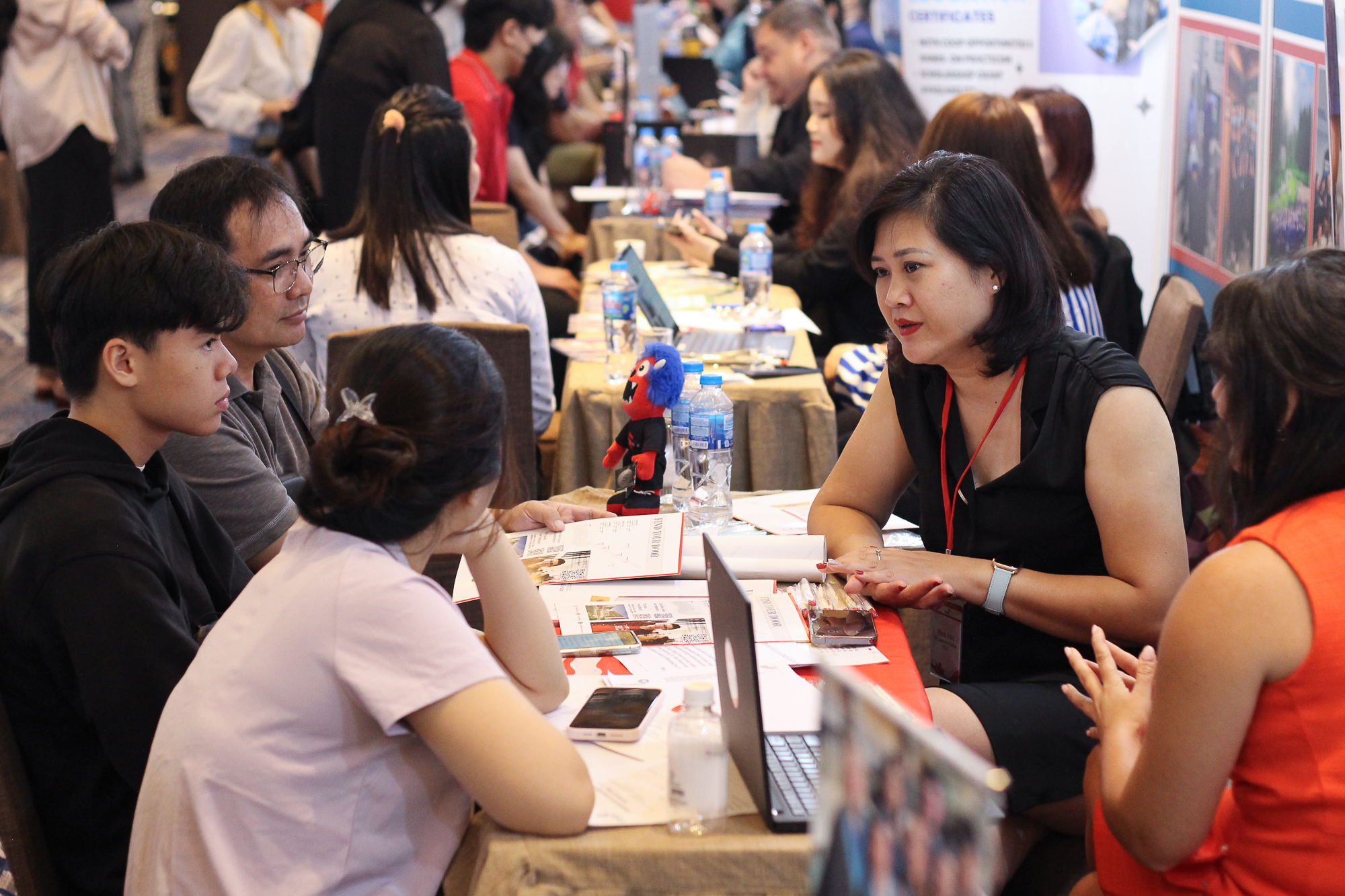 Canada siết quy định, du học sinh Việt có thể hưởng nhiều lợi ích tích cực- Ảnh 1. Canada siết quy định, du học sinh Việt có thể hưởng nhiều lợi ích tích cực- Ảnh 1.