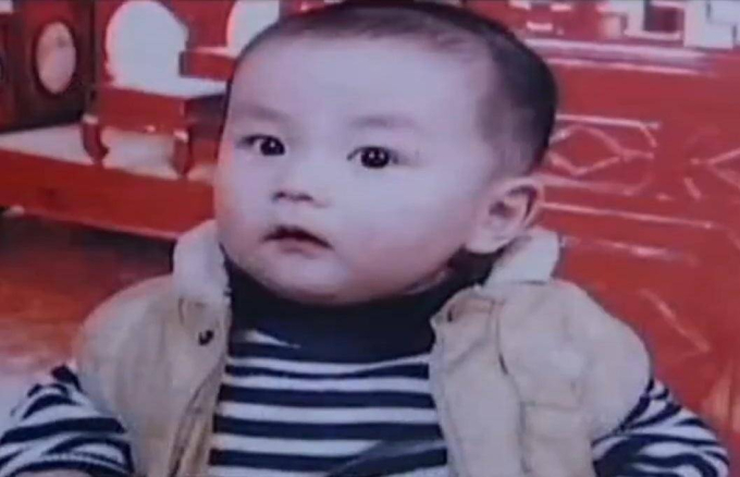 Cậu bé 3 tuổi vẫn không biết nói, giữa đêm thốt ra câu đầu tiên với nội dung rùng mình, bố mẹ kinh hãi đến mức phải chuyển nhà - Ảnh 1. Cậu bé 3 tuổi vẫn không biết nói, giữa đêm thốt ra câu đầu tiên với nội dung rùng mình, bố mẹ kinh hãi đến mức phải chuyển nhà - Ảnh 1.