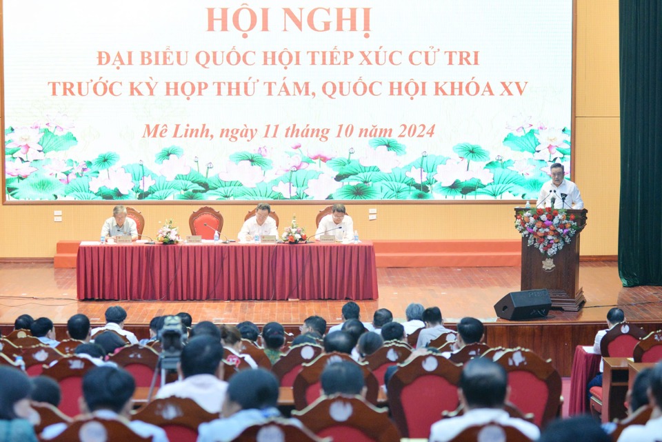 Quang cảnh cuộc tiếp xúc cử tri