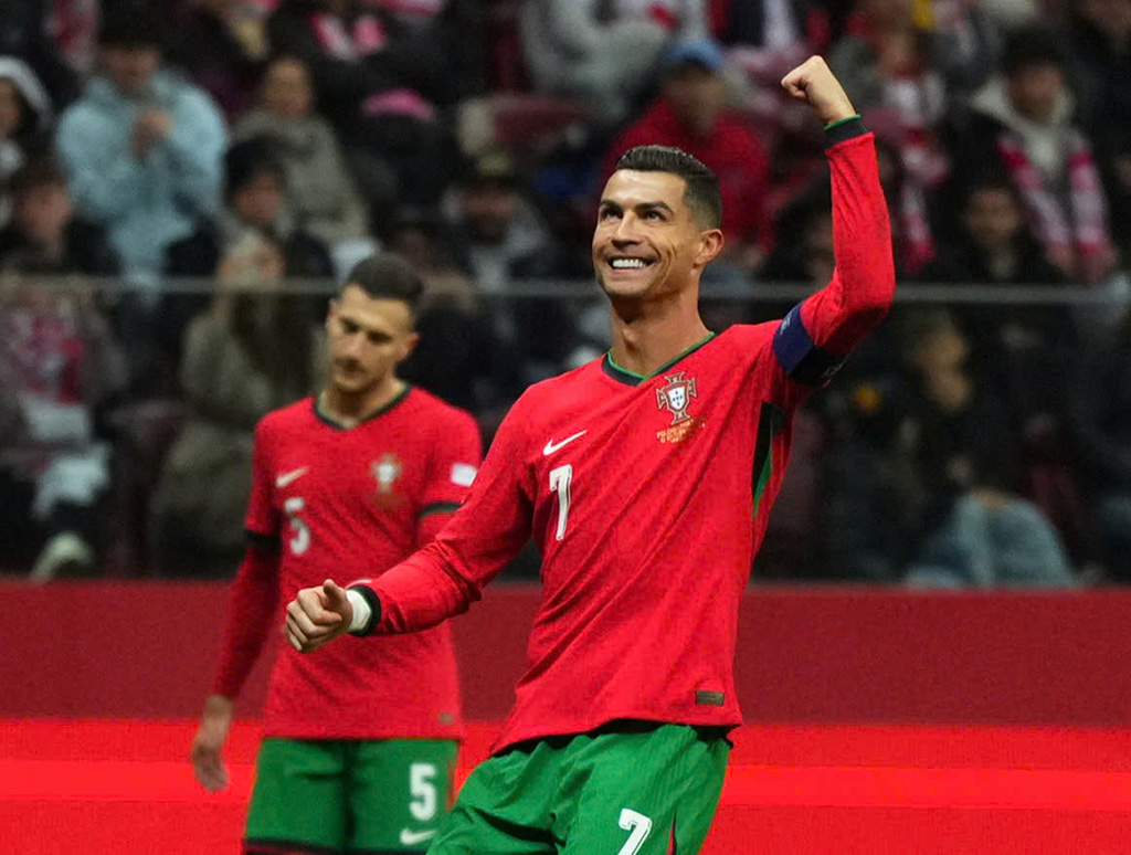 Cristiano Ronaldo còn nguyên giá trị- Ảnh 1. Cristiano Ronaldo còn nguyên giá trị- Ảnh 1.