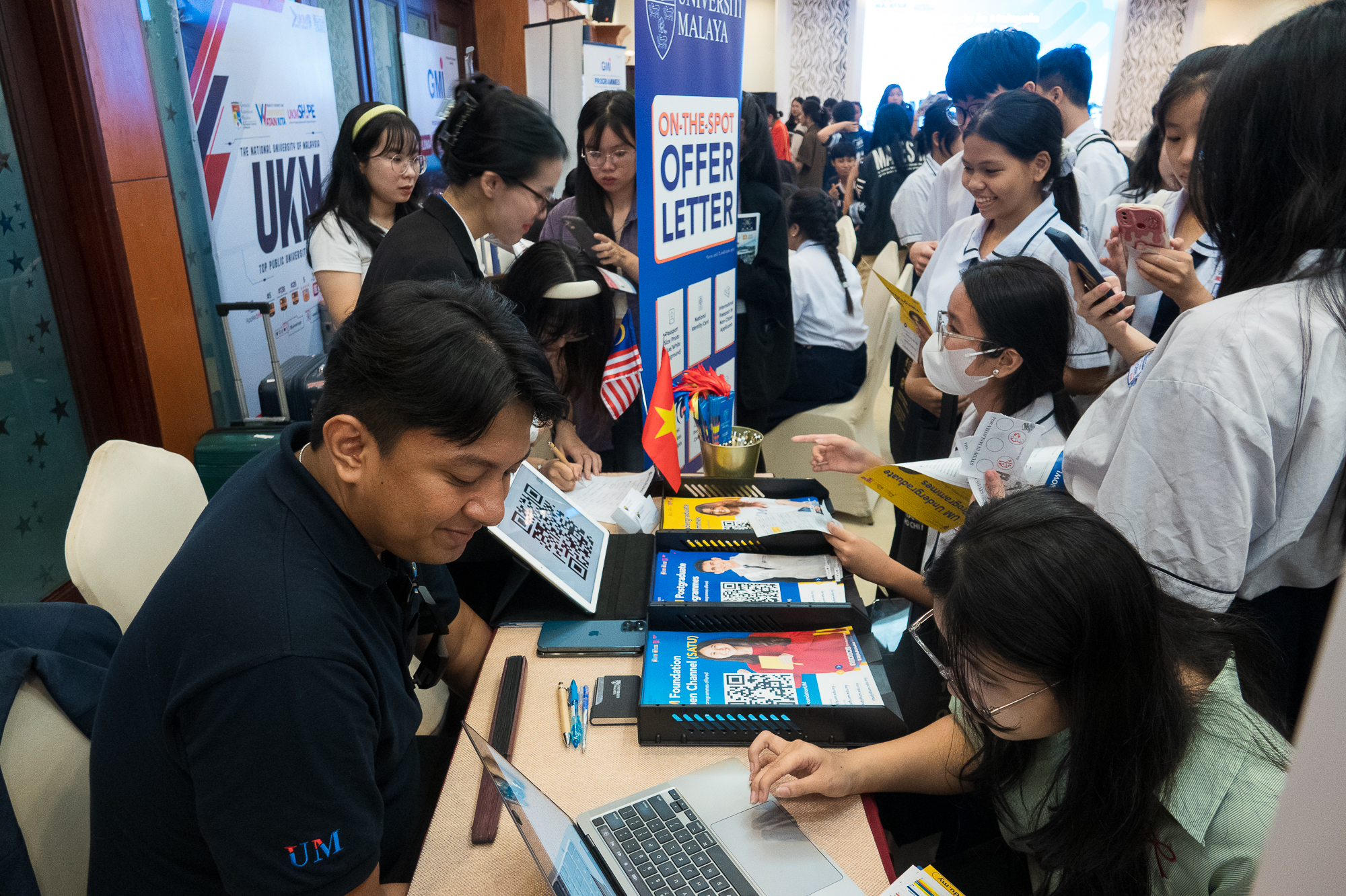 ĐH top đầu Đông Nam Á tích cực tuyển sinh người Việt, học phí ngang trường Việt- Ảnh 1. ĐH top đầu Đông Nam Á tích cực tuyển sinh người Việt, học phí ngang trường Việt- Ảnh 1.