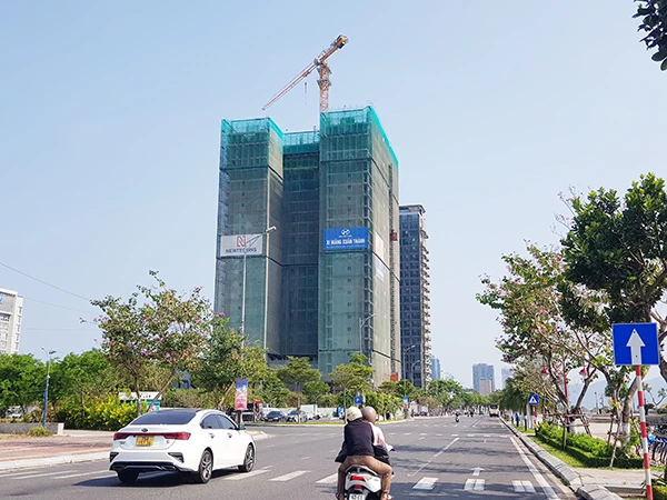 Theo DKRA Consulting, tỷ lệ tiêu thụ sơ cấp của phân khúc căn hộ tại thị trường Đà Nẵng và vùng phụ cận quý III/2024 có tín hiệu tích cực. Theo DKRA Consulting, tỷ lệ tiêu thụ sơ cấp của phân khúc căn hộ tại thị trường Đà Nẵng và vùng phụ cận quý III/2024 có tín hiệu tích cực.