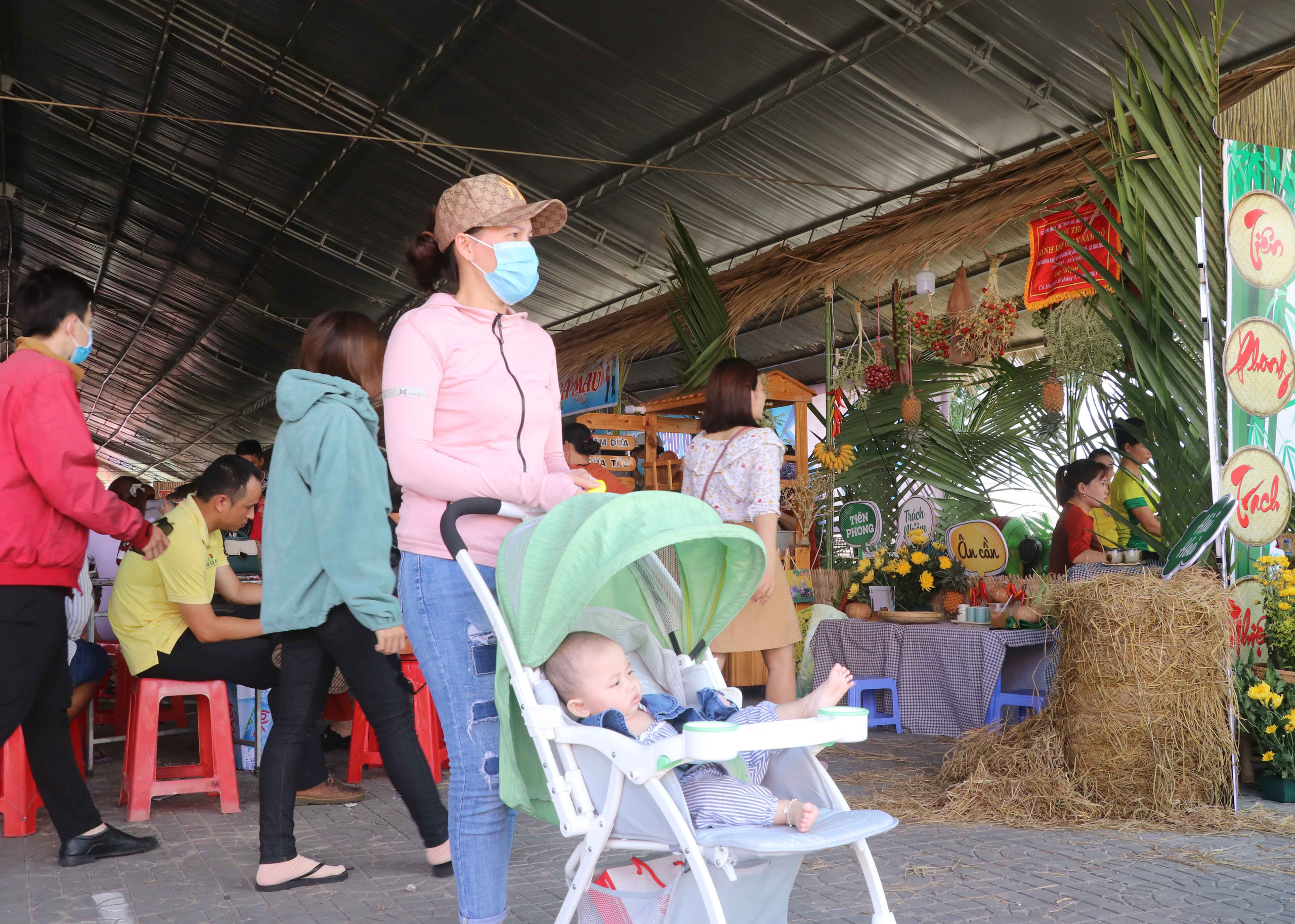 Đặc sắc bánh “phu thê” thể hiện chủ quyền biển đảo Việt Nam - Ảnh 11. Đặc sắc bánh “phu thê” thể hiện chủ quyền biển đảo Việt Nam - Ảnh 11.