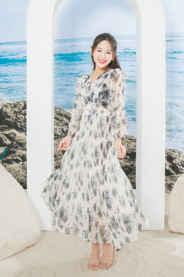 Đắm mình trong sắc thu cùng váy maxi thướt tha- Ảnh 1. Đắm mình trong sắc thu cùng váy maxi thướt tha- Ảnh 1.