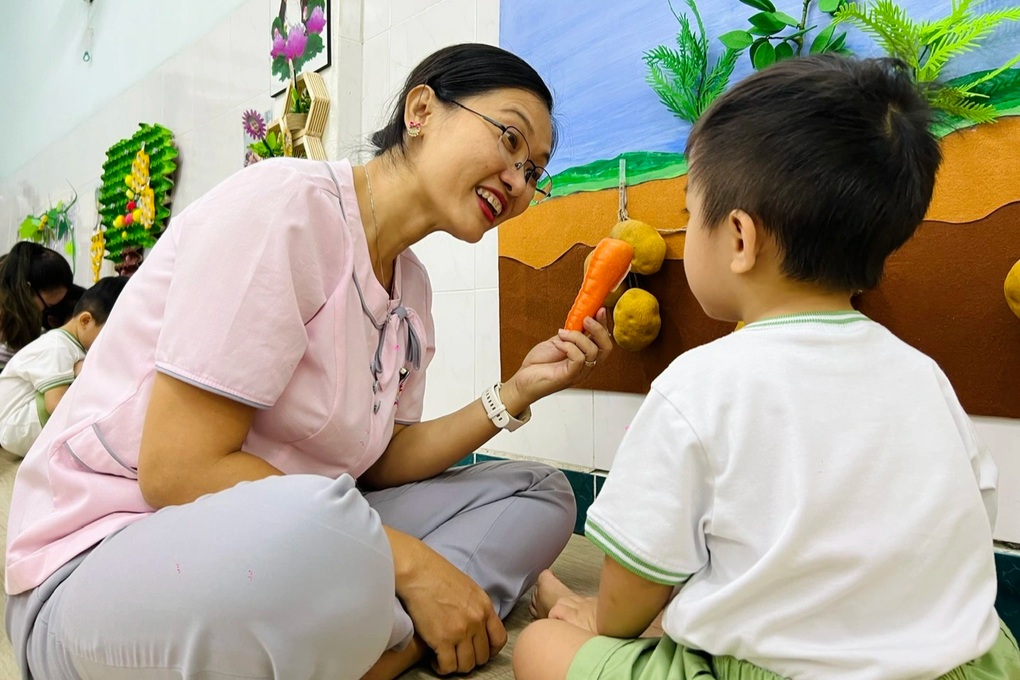 Đề xuất miễn học phí cho con giáo viên, cần tránh gây tổn thương... - 1 Đề xuất miễn học phí cho con giáo viên, cần tránh gây tổn thương... - 1