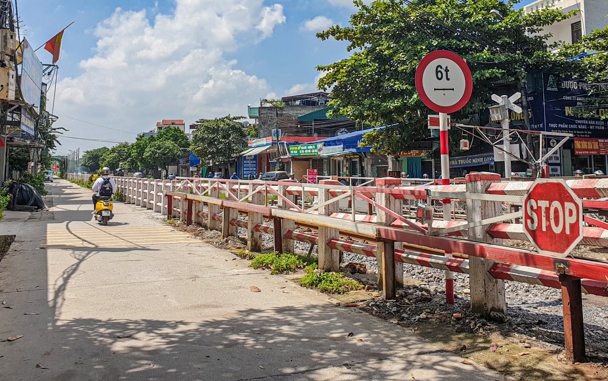 Đề xuất quy định công trình được xây dựng trong hành lang an toàn đường sắt- Ảnh 1. Đề xuất quy định công trình được xây dựng trong hành lang an toàn đường sắt- Ảnh 1.
