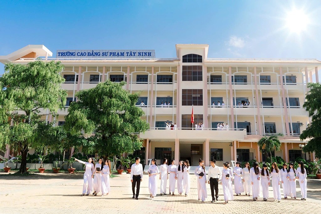 Địa phương mời gọi trường ĐH công thành lập phân hiệu- Ảnh 1. Địa phương mời gọi trường ĐH công thành lập phân hiệu- Ảnh 1.