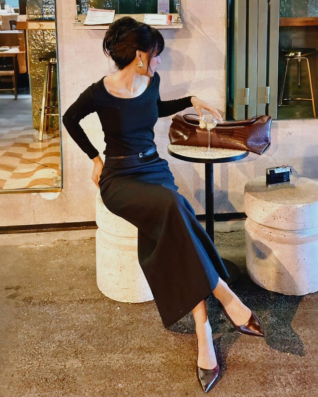 Điểm danh những trang phục công sở mặc là đẹp- Ảnh 1. Điểm danh những trang phục công sở mặc là đẹp- Ảnh 1.