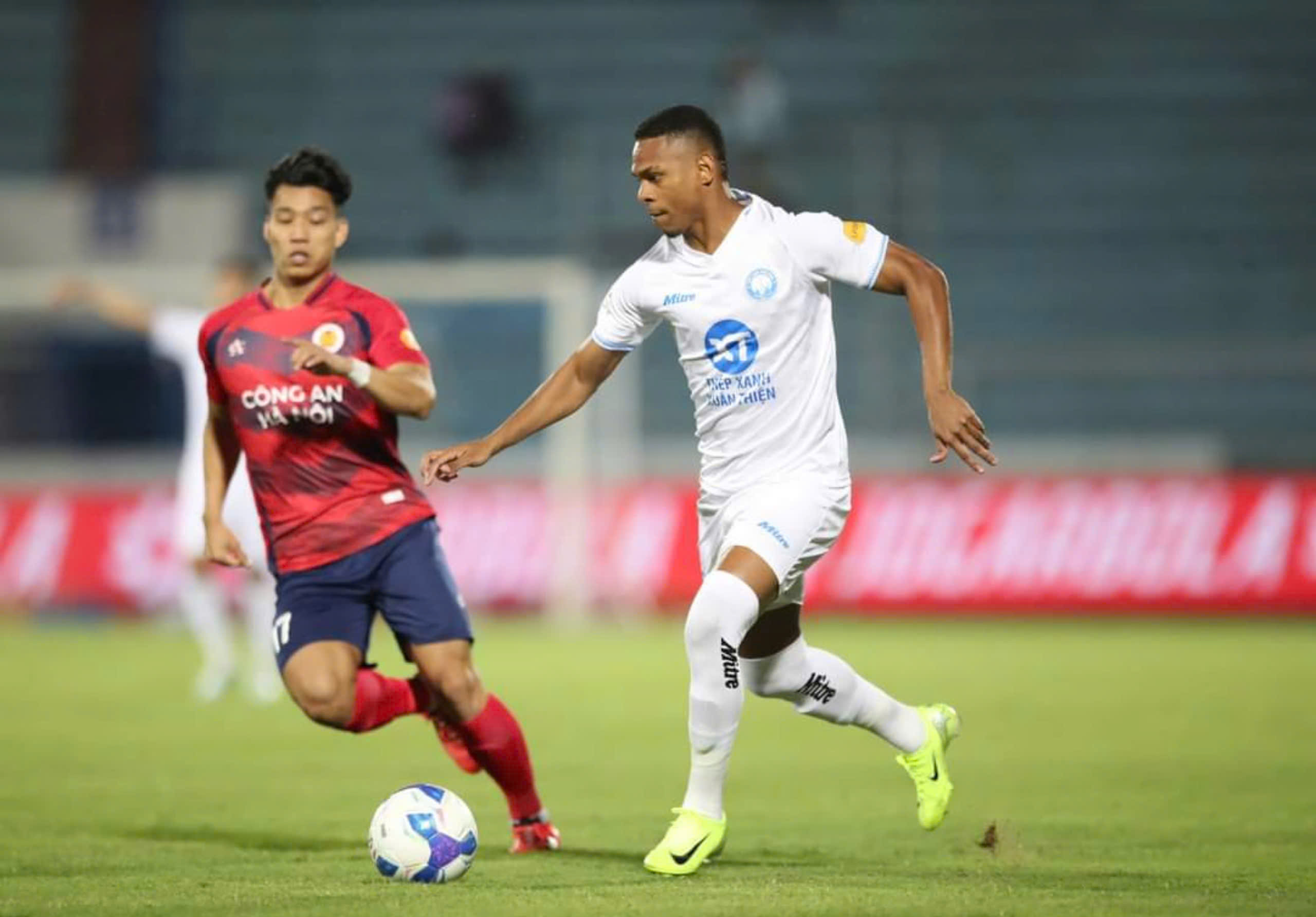 Bảng xếp hạng vòng 5 V-League mới nhất: Đương kim vô địch Nam Định hụt hơi- Ảnh 1. Bảng xếp hạng vòng 5 V-League mới nhất: Đương kim vô địch Nam Định hụt hơi- Ảnh 1.