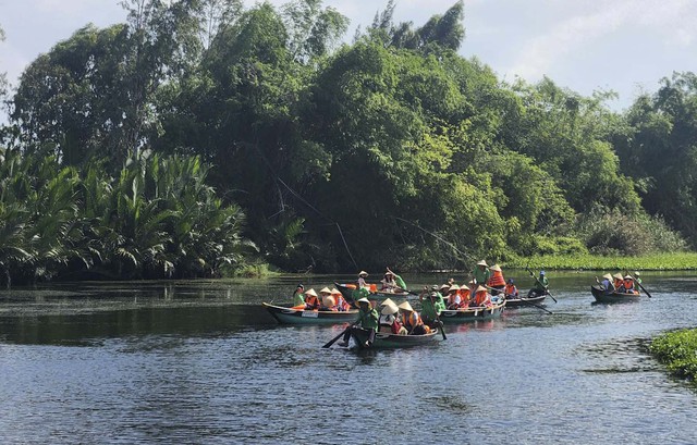 Famtrip các điểm du lịch sinh thái gắn với bảo tồn đa dạng sinh học tỉnh Quảng Nam - Ảnh 1. Famtrip các điểm du lịch sinh thái gắn với bảo tồn đa dạng sinh học tỉnh Quảng Nam - Ảnh 1.