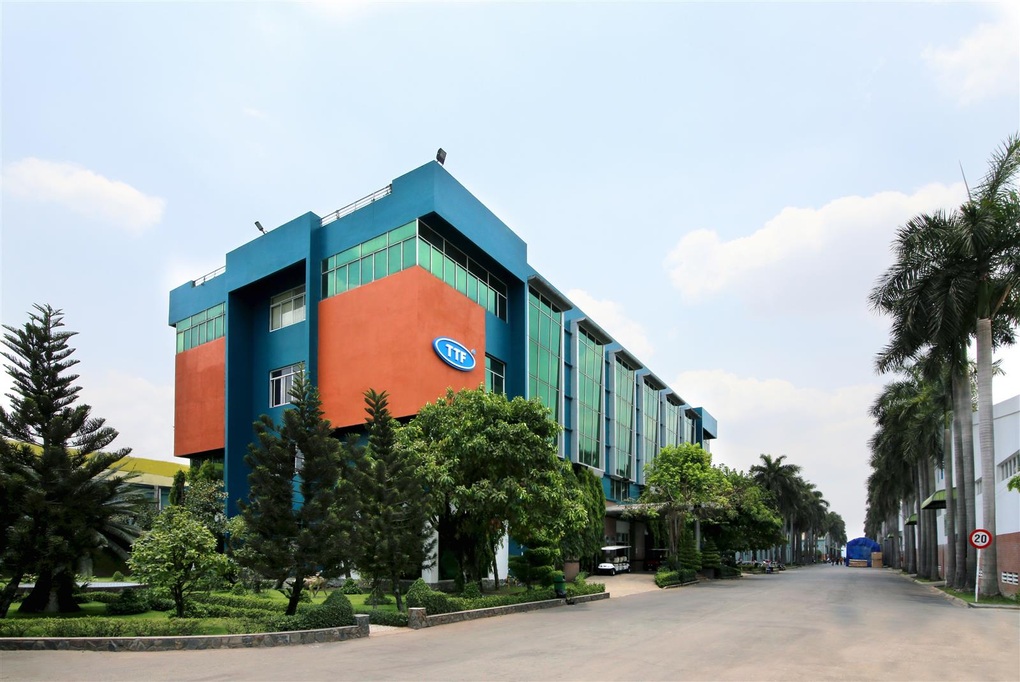 Gỗ Trường Thành bị phong tỏa tài khoản ngân hàng - 1 Gỗ Trường Thành bị phong tỏa tài khoản ngân hàng - 1