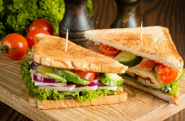 Gợi ý những món ăn nhanh, dễ làm dành cho buổi đi cắm trại- Ảnh 1. Gợi ý những món ăn nhanh, dễ làm dành cho buổi đi cắm trại- Ảnh 1.