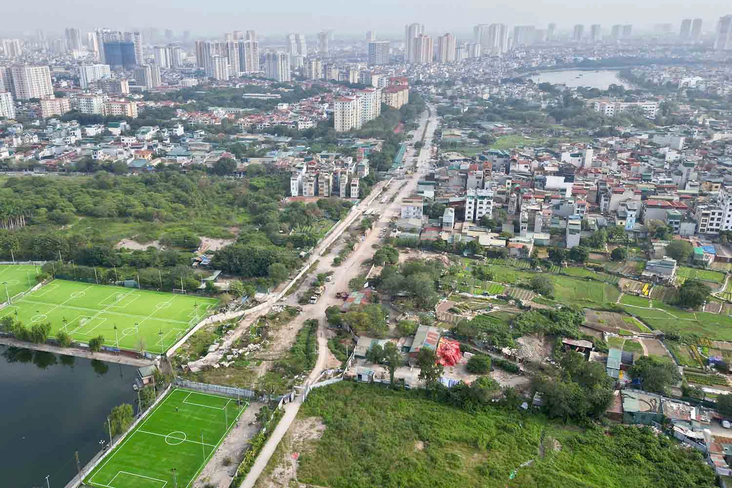 Hà Nội giải tỏa gần 700 hộ dân làm đường rộng 40m, 6 làn xe- Ảnh 1. Hà Nội giải tỏa gần 700 hộ dân làm đường rộng 40m, 6 làn xe- Ảnh 1.