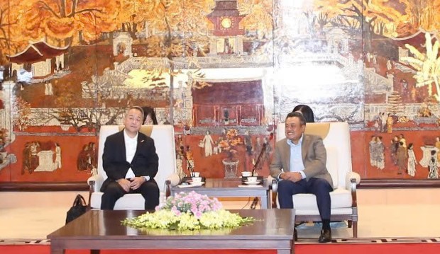 Chủ tịch UBND TP Hà Nội Trần Sỹ Thanh tiếp Chủ tịch kiêm Tổng Giám đốc điều hành của Tập đoàn Sumitomo (Nhật Bản), ông Shingo Ueno.