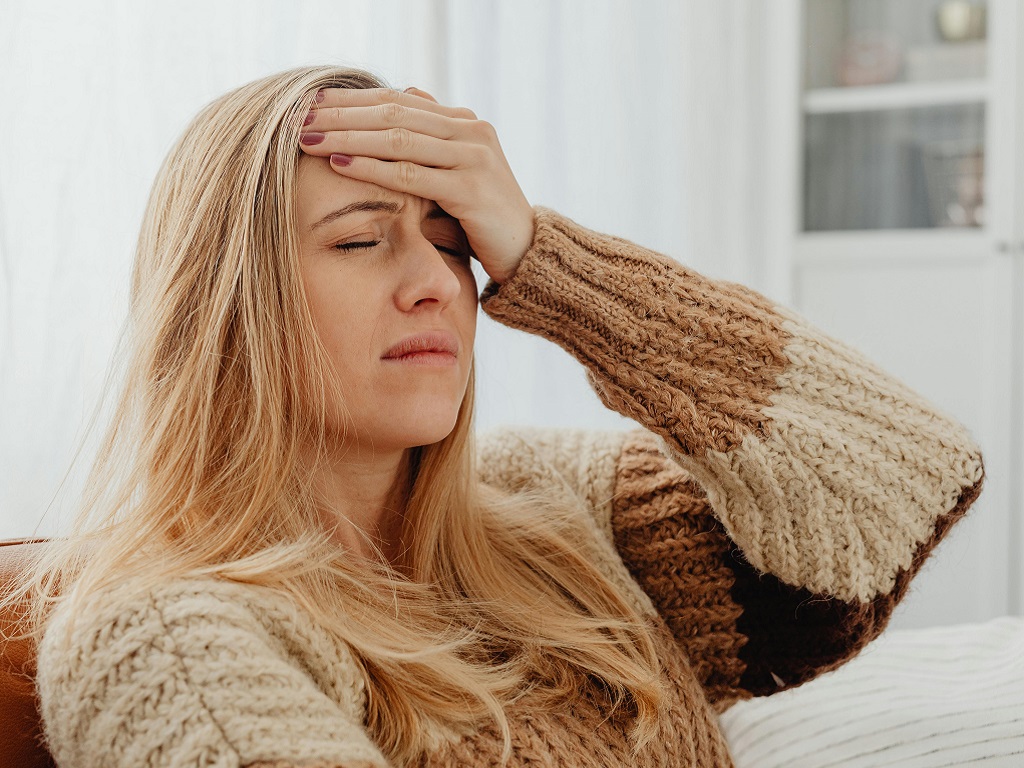 Hay bị nhức đầu, làm sao để mau khỏi?- Ảnh 1. Hay bị nhức đầu, làm sao để mau khỏi?- Ảnh 1.
