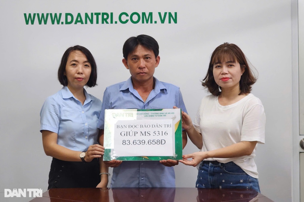 Hỗ trợ hơn 83 triệu đồng tới 3 con của nữ bệnh nhân mất do suy đa tạng - 1 Hỗ trợ hơn 83 triệu đồng tới 3 con của nữ bệnh nhân mất do suy đa tạng - 1