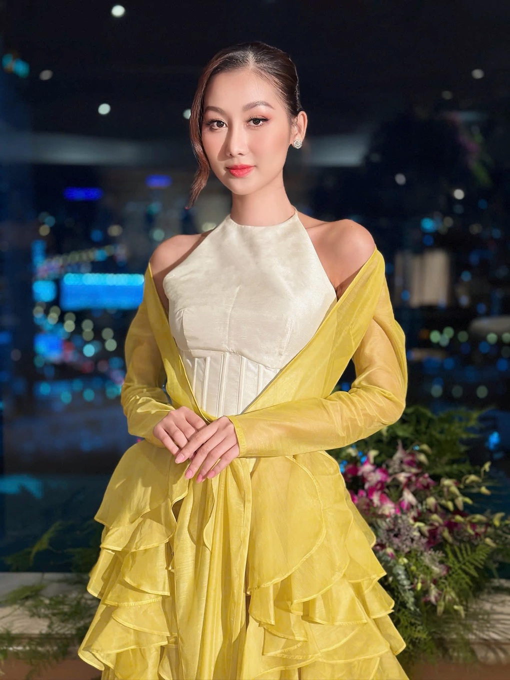 Hoa hậu Quế Anh hát tiếng Việt thi Tài năng, lọt top 10 thí sinh mặc áo tắm - 1 Hoa hậu Quế Anh hát tiếng Việt thi Tài năng, lọt top 10 thí sinh mặc áo tắm - 1