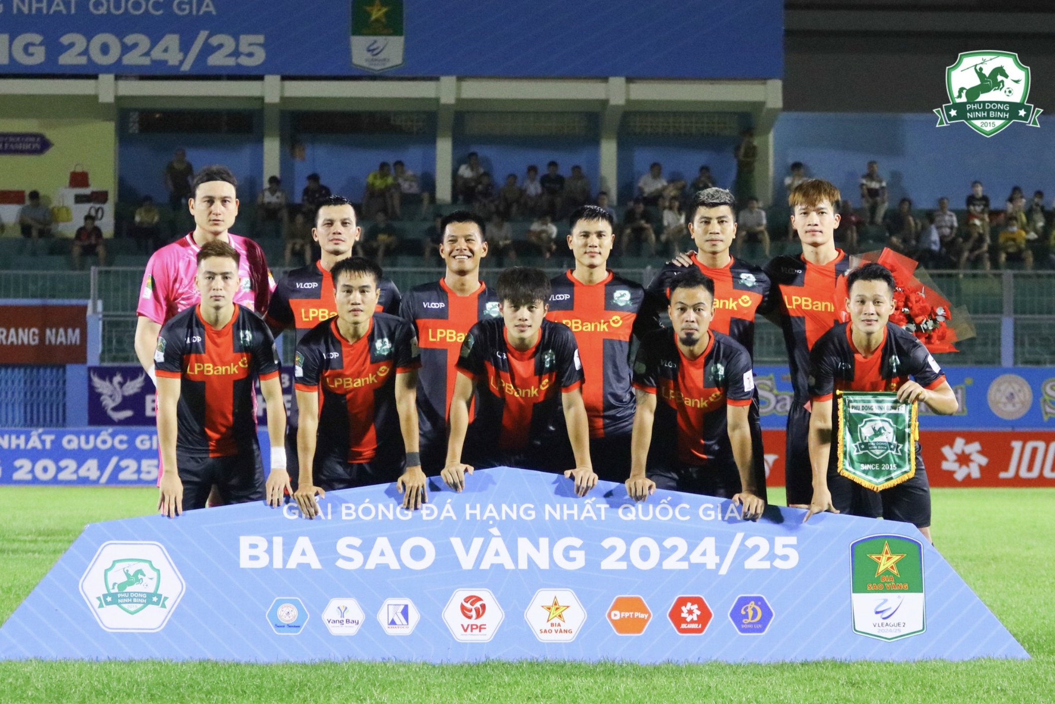 Bảng xếp hạng hạng nhất mới nhất: Hoàng Đức giúp Ninh Bình đứng tốp 2, Công Phượng ở đâu?- Ảnh 1. Bảng xếp hạng hạng nhất mới nhất: Hoàng Đức giúp Ninh Bình đứng tốp 2, Công Phượng ở đâu?- Ảnh 1.