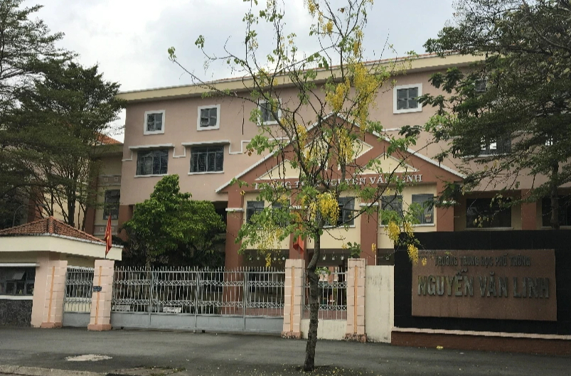 Học sinh bức xúc vì bị 'ép' học thêm, giáo viên và hiệu trưởng nói gì?- Ảnh 1. Học sinh bức xúc vì bị 'ép' học thêm, giáo viên và hiệu trưởng nói gì?- Ảnh 1.