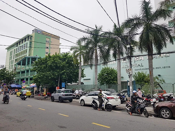 Bệnh viện Đà Nẵng cũ sẽ được mở rộng, kết nối hạ tầng với Trung tâm Tim mạch mới đầu tư xây dựng. Bệnh viện Đà Nẵng cũ sẽ được mở rộng, kết nối hạ tầng với Trung tâm Tim mạch mới đầu tư xây dựng.