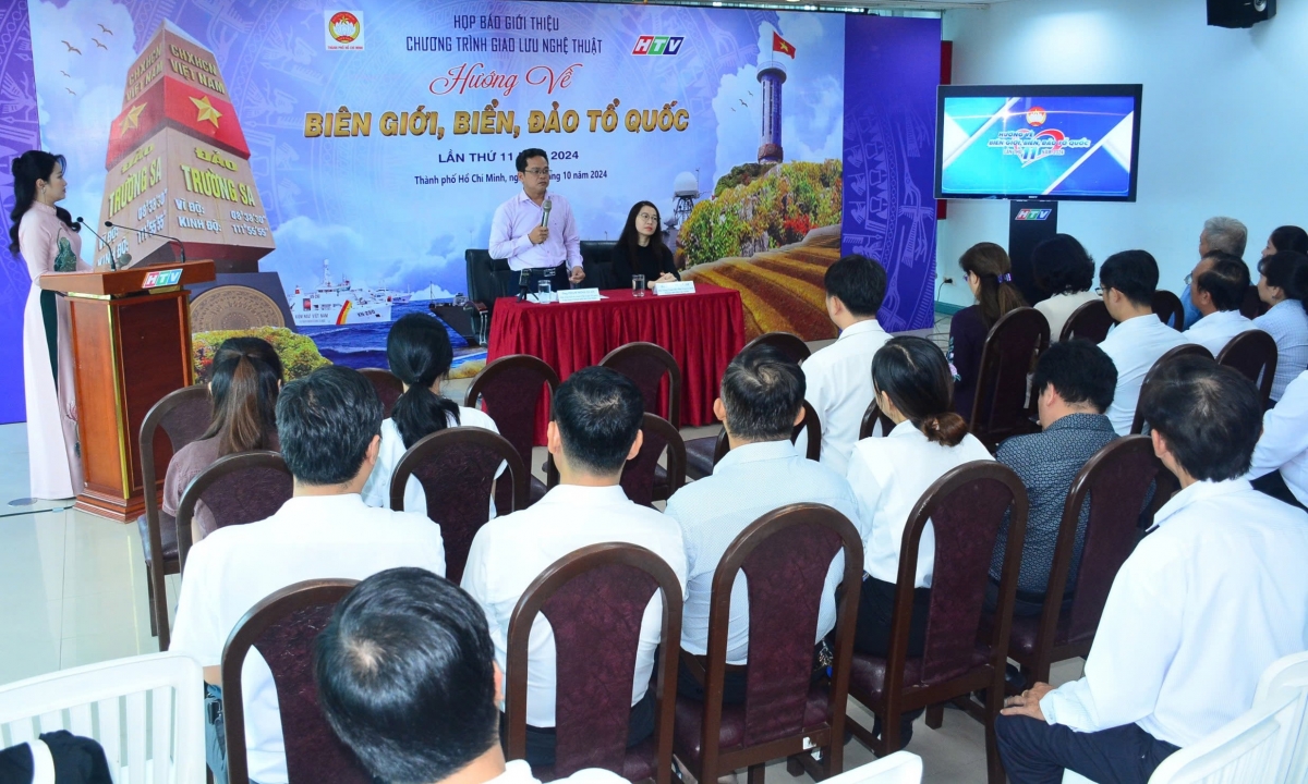 hơn 515 tỷ đồng ủng hộ quỹ vì biển đảo quê hương-vì tuyến đầu tổ quốc hình ảnh 1 hon 515 ty dong ung ho quy vi bien dao que huong-vi tuyen dau to quoc hinh anh 1