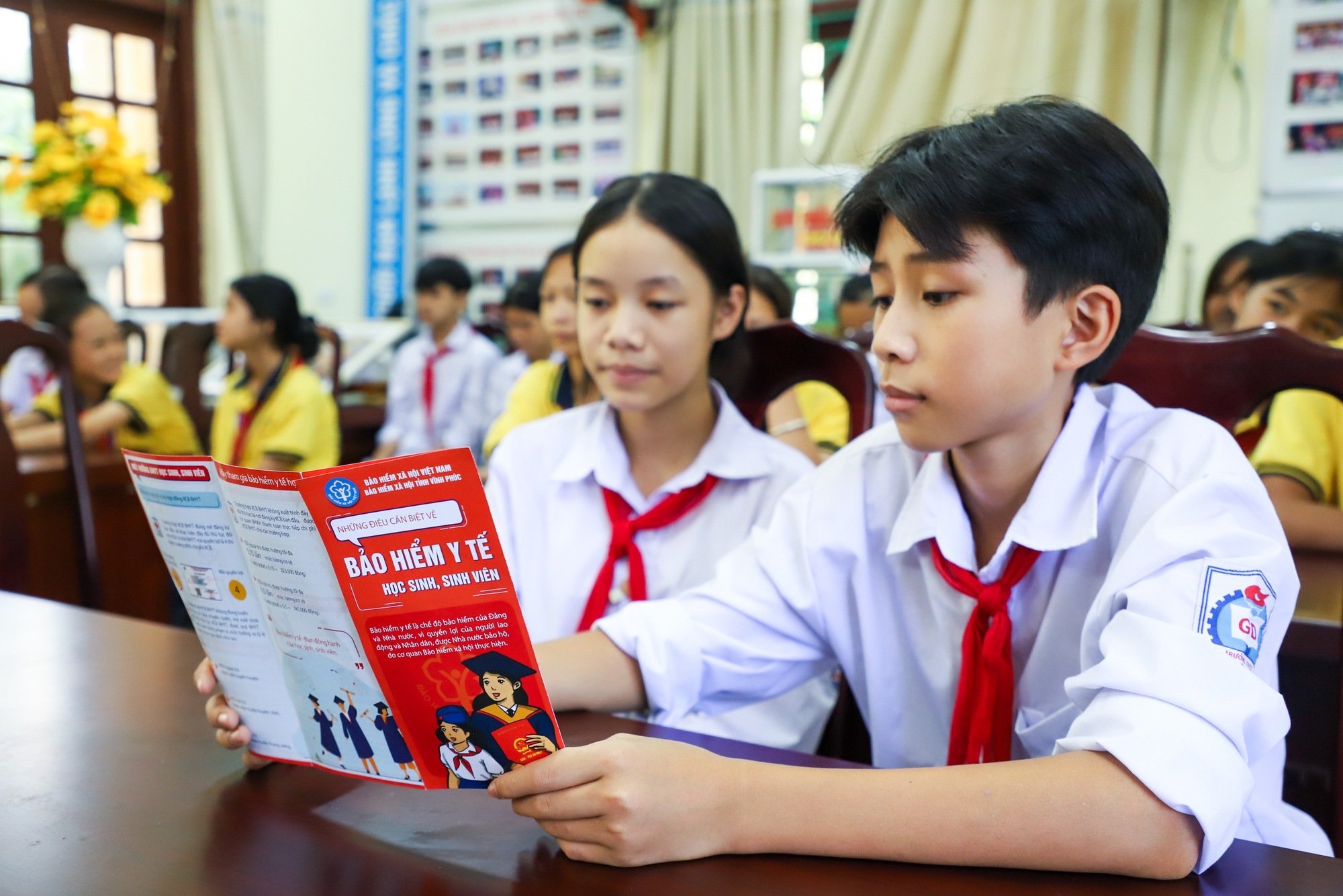 Hướng dẫn phụ huynh tra cứu thẻ bảo hiểm y tế và đăng ký tài khoản VssID-BHXH số cho con - Ảnh 1. Hướng dẫn phụ huynh tra cứu thẻ bảo hiểm y tế và đăng ký tài khoản VssID-BHXH số cho con - Ảnh 1.
